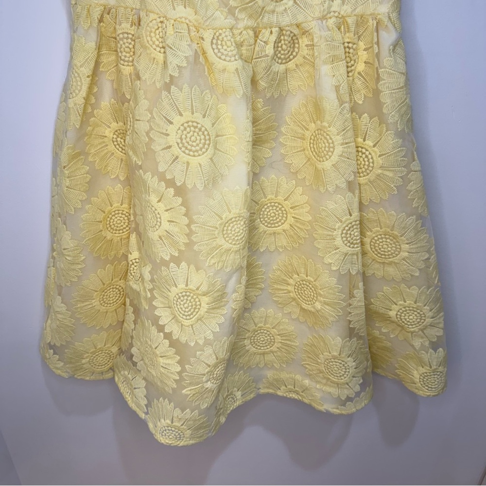 LC Lauren Conrad Yellow Sunflower Embroidered Fit & Flare Dress Size 8 - Picture 3 of 8